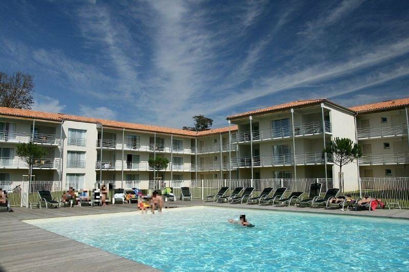 Vacanceole - Le Domaine Du Chateau - La Rochelle / Ile De Re Lagord Exterior foto